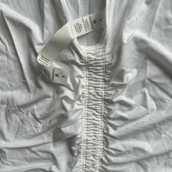White long sleeve Lulu Lemon active wear, size 4 - Picture 3 of 4